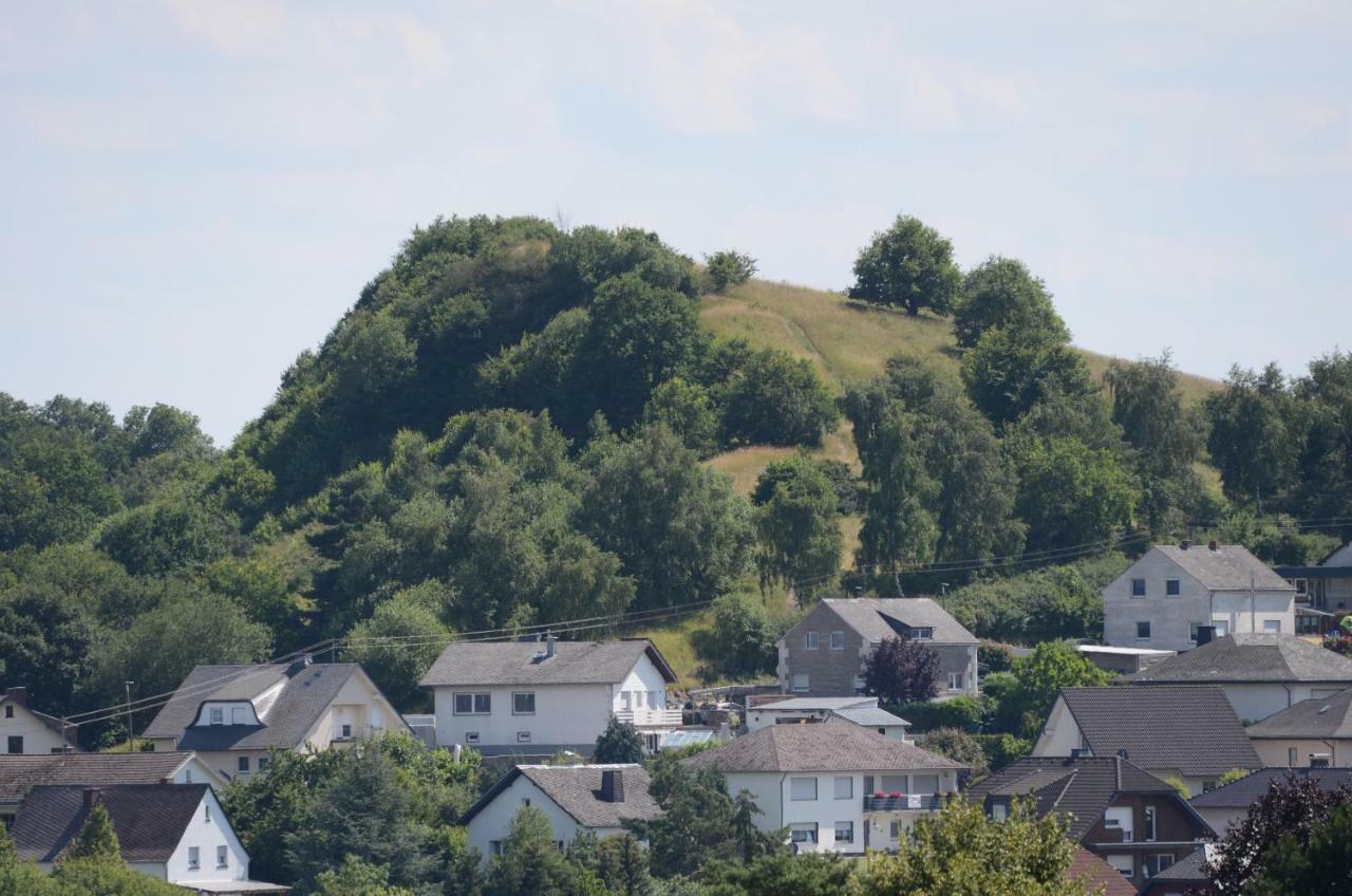 Ferienwohnung Bellerbergblick Ettringen  ภายนอก รูปภาพ